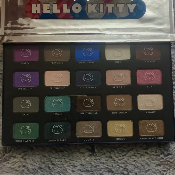 (RARE)NWT, HK 40th Anniversary POP-up palette. - Picture 3 of 10